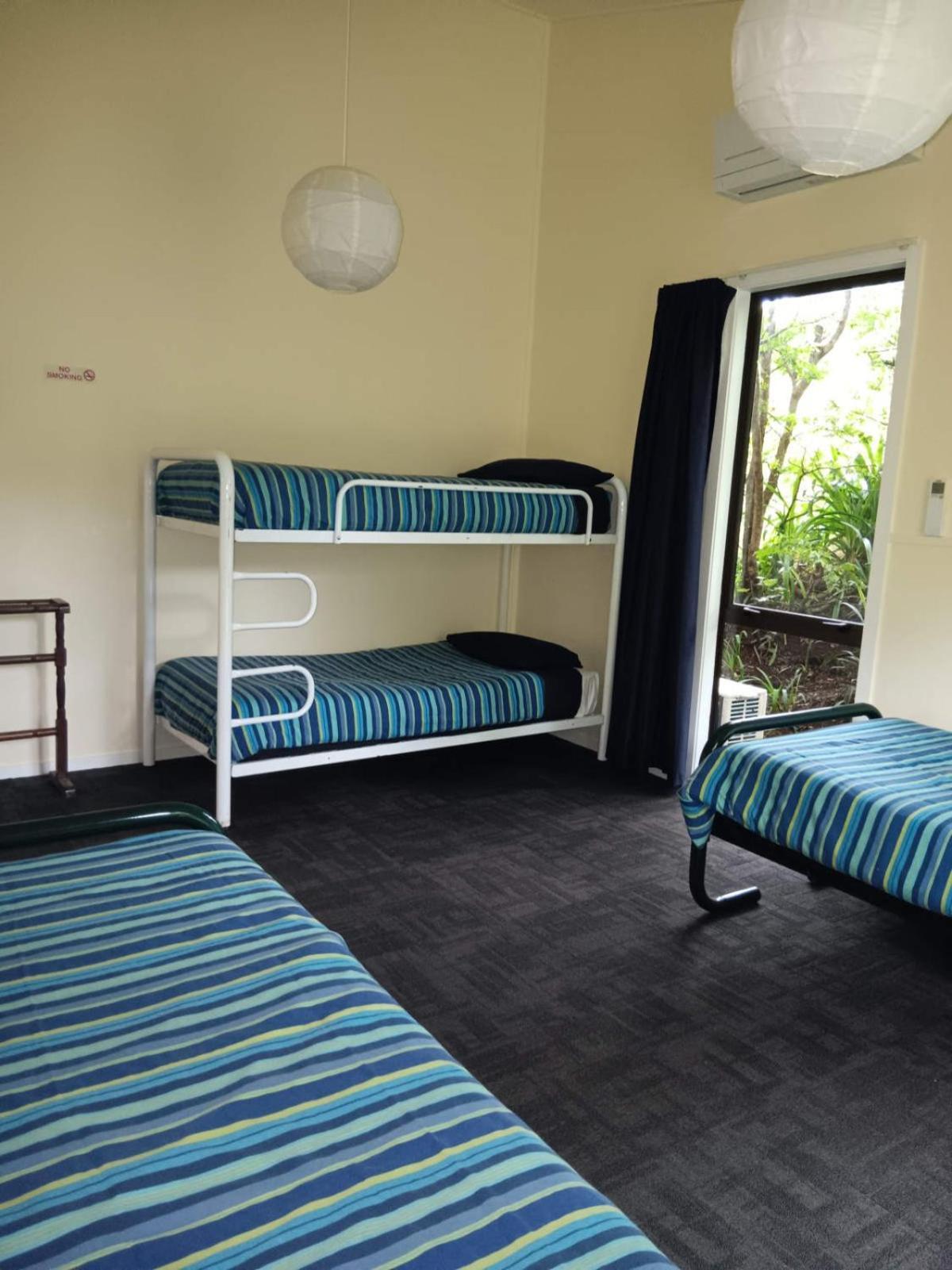 Purple Hen Country Lodge Катикати Экстерьер фото
