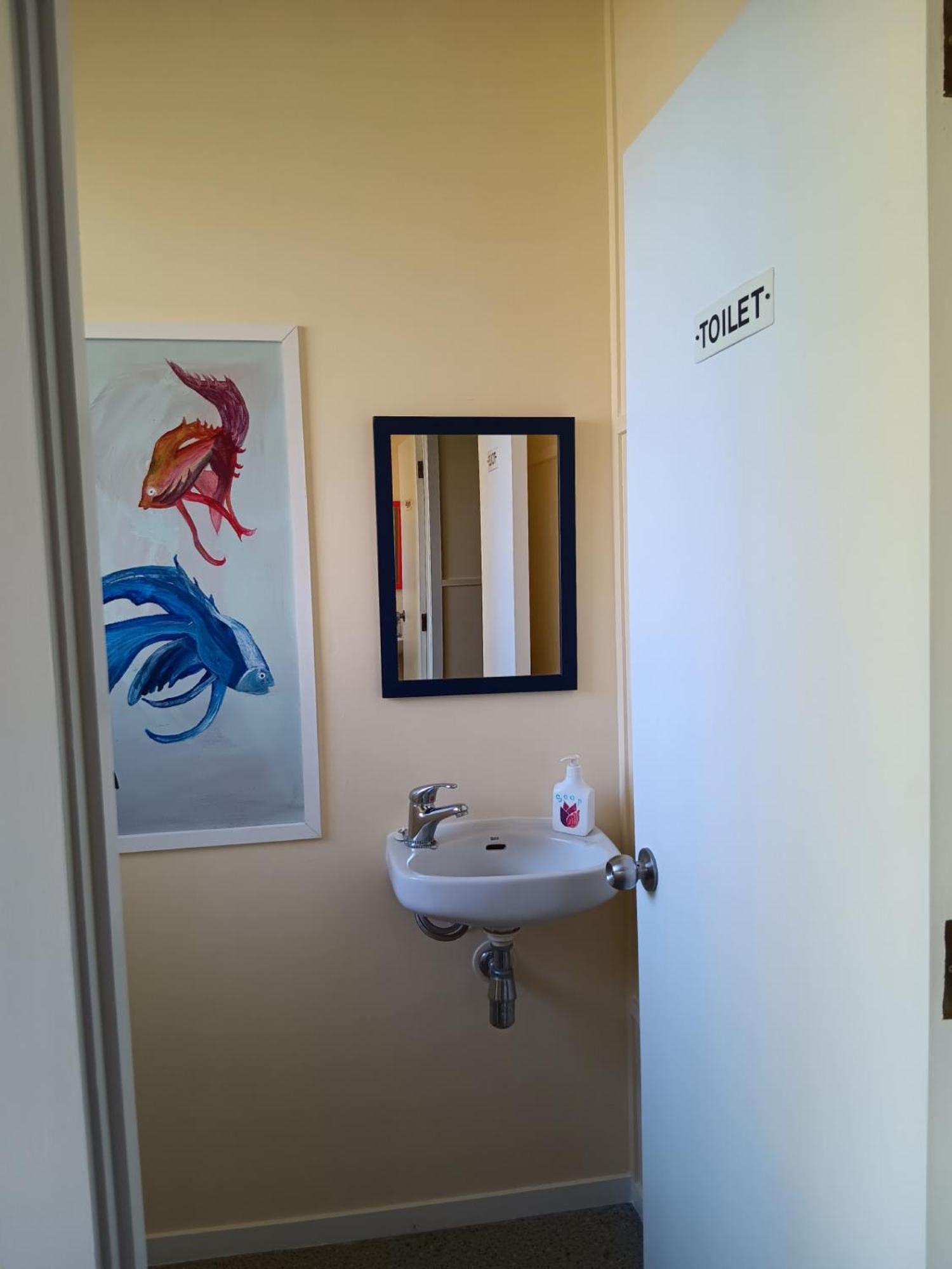 Purple Hen Country Lodge Катикати Номер фото