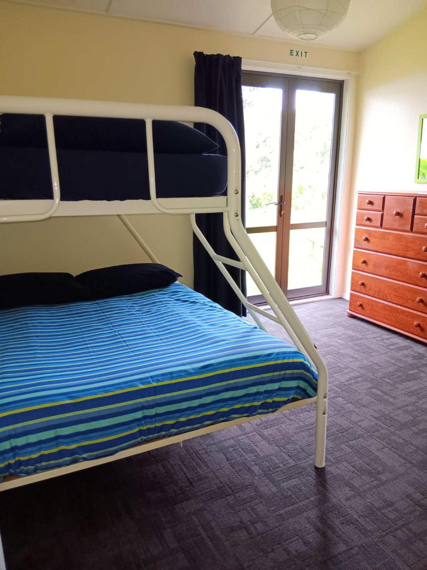 Purple Hen Country Lodge Катикати Номер фото