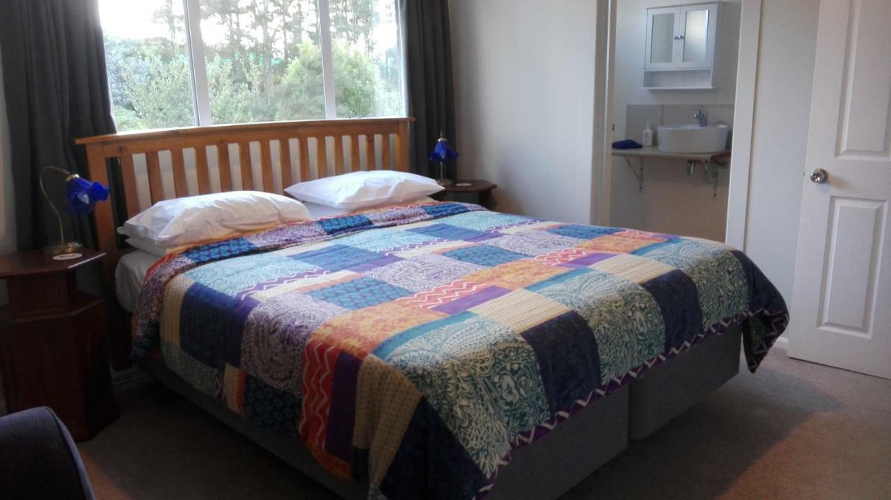 Purple Hen Country Lodge Катикати Экстерьер фото